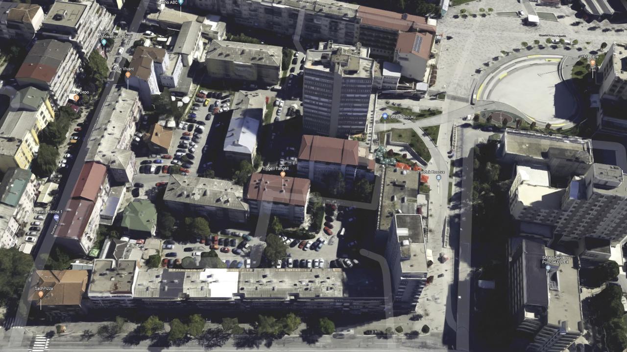 Boulevard Prishtina Enes Приштина Экстерьер фото